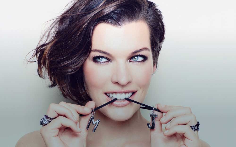 milla-jovovich-fart