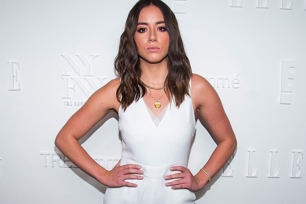 chloe-bennet-fart